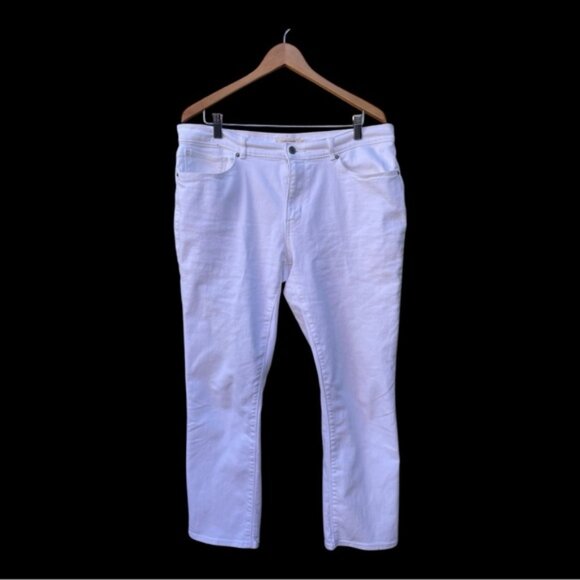 Levi's Classic Straight White Denim Jeans Size 33 Women's - Picture 7 of 8